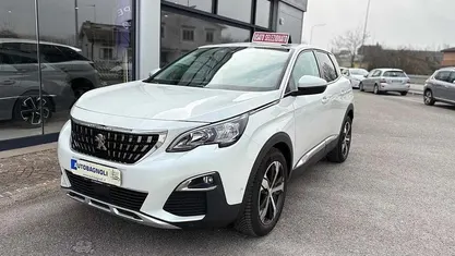 Usata Peugeot 3008 Allure 131 CV (96 kW) 2019 Bianco SUV