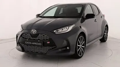 Nuova Toyota Yaris Sport 130 CV (95 kW) 2025 Storm grey & black Utilitaria