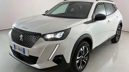 Usata 2022 Peugeot 2008 Allure SUV | 17.500 € (Buon prezzo)