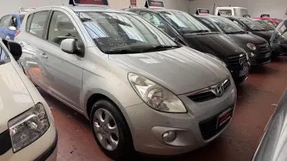 Usata Hyundai i20 78 CV (57 kW) 2011 Grigio Utilitaria