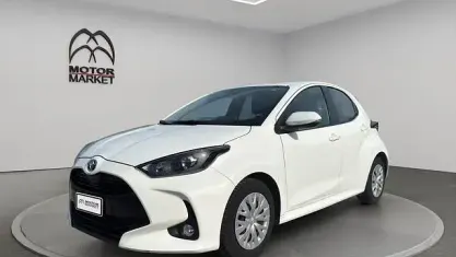 Usata Toyota Yaris Hybrid Business Edition 116 CV (85 kW) 2022 Bianco Berlina