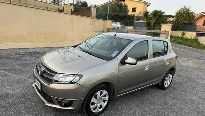 Usata Dacia Sandero Ambiance 90 CV (66 kW) 2016 Berlina