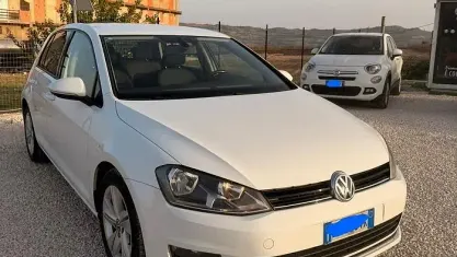 Usata VW Golf VII Comfortline 105 CV (77 kW) 2013 Bianco Berlina