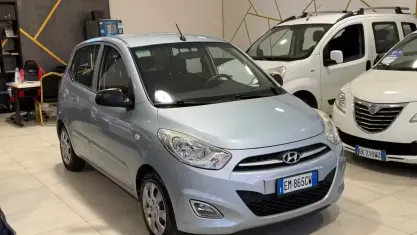 Usata Hyundai i10 Classic 69 CV (50 kW) 2012 Blu Utilitaria