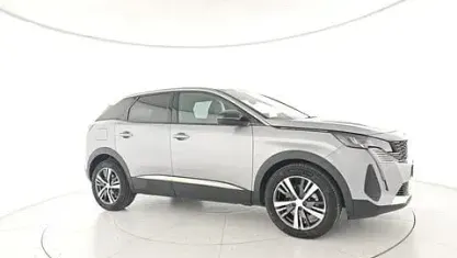 Usata Peugeot 3008 Allure 131 CV (96 kW) 2024 Grigio scuro SUV