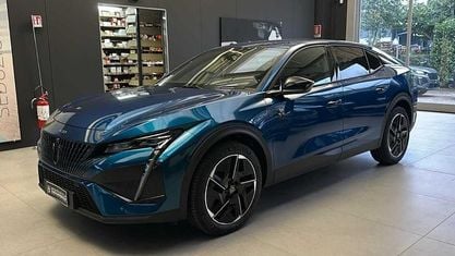 Neu Peugeot 408 GT 131 PS (96 kW) 2025 Blau Limousine
