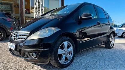 Usata Mercedes A180 109 CV (80 kW) 2011 Nero Utilitaria