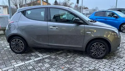 Grigio Usata 2022 Lancia Ypsilon Gold Due volumi | 9500 € (Ottimo prezzo)