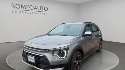 Nieuw Kia Niro 92 PK (67 kW) 2025 Grijs SUV