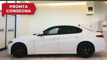 Usata Alfa Romeo Giulia Super 160 CV (117 kW) 2019 Bianco Berlina