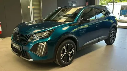 Usata Peugeot 2008 Allure 101 CV (74 kW) 2025 Blu/azzurro SUV