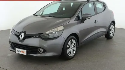 Grigio Usata 2015 Renault Clio IV Life Tre volumi | 7399 € (Buon prezzo)