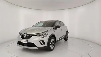 Grigio Usata 2024 Renault Captur Techno SUV | 17.650 € (Buon prezzo)