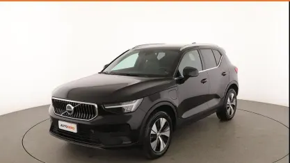 Begagnad Volvo XC40 Core 129 HK (94 kW) 2023 Svart SUV
