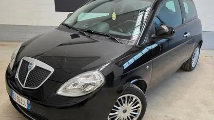 Usata Lancia Ypsilon 60 CV (44 kW) 2009 Nero Utilitaria