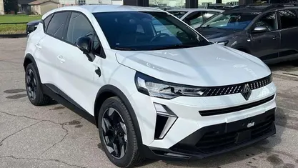 Nuova Renault Captur Techno 109 CV (80 kW) 2026 Bianco nacré metallizzato SUV