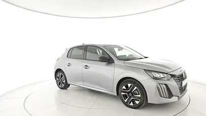 Usata Peugeot 208 Allure 101 CV (74 kW) 2025 Argento Utilitaria