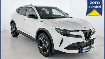 Nuova Alfa Romeo Junior Edizione Speciale 136 CV (100 kW) 2025 Bianco SUV