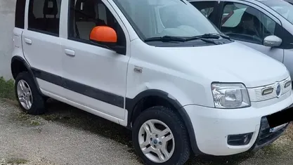 Usata Fiat Panda 4x4 69 CV (50 kW) 2006 Bianco Utilitaria