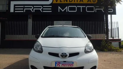 Usata Toyota Aygo Connect Style 68 CV (50 kW) 2011 Bianco Utilitaria