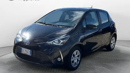 Nero Usata 2020 Toyota Yaris Hybrid Active Tre volumi | 14.900 € (Buon prezzo)