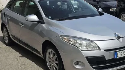 Grigio Usata 2010 Renault Mégane GrandTour Station wagon | 2750 € (Buon prezzo)