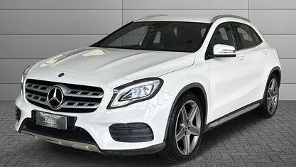 Bianco Usata 2019 Mercedes GLA180 Premium SUV | 20.500 € (Buon prezzo)