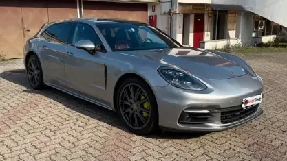 Usata Porsche Panamera 4 E-Hybrid Sport Turismo 330 CV (242 kW) 2019 Grigio Utilitaria