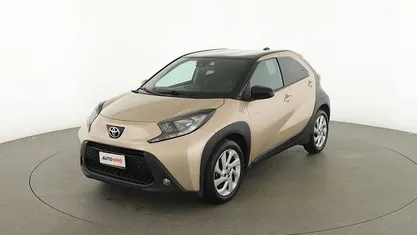 Gebraucht Toyota Aygo X Trend 72 PS (52 kW) 2022 Beige SUV