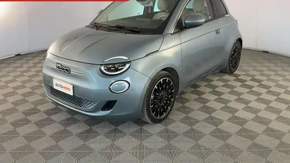 Usata Fiat 500e La Prima 86 kW (118 CV) 2022 Blu Utilitaria