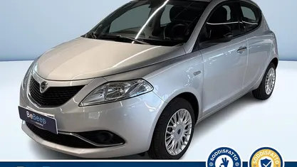 Argento metallizzato Usata 2017 Lancia Ypsilon Platinum Due volumi | 10.000 € (Buon prezzo)