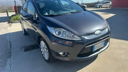 Usata Ford Fiesta 68 CV (50 kW) 2009 Grigio Berlina