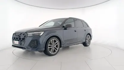 Usata Audi Q7 S-Line 286 CV (210 kW) 2024 Grigio waitomo metallizzato SUV