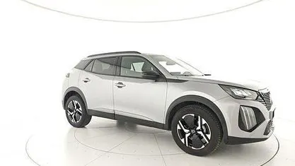 Usata Peugeot 2008 Allure 101 CV (74 kW) 2024 Argento SUV