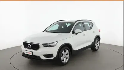 Usata Volvo XC40 Momentum 150 CV (110 kW) 2020 Bianco SUV