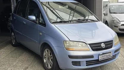 Usata Fiat Idea Emotion 69 CV (50 kW) 2004 Blu Monovolume