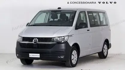Usata VW Caravelle 150 CV (110 kW) 2023 Argento Furgone