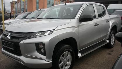 Usata Mitsubishi L200 Select 150 CV (110 kW) 2023 Grigio Pick-up