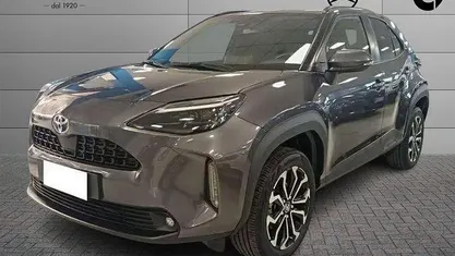 Usata Toyota Yaris Cross Active 116 CV (85 kW) 2022 Grigio SUV