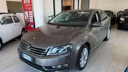 Beige Usata 2011 VW Passat Highline Tre volumi | 8900 € (Buon prezzo)