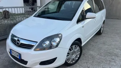 Usata Opel Zafira Eco 150 CV (110 kW) 2013 Bianco Monovolume