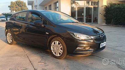 Usata Opel Astra Edition 131 CV (96 kW) 2016 Nero Berlina