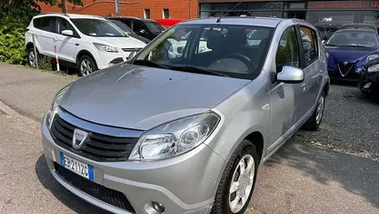 Usata Dacia Sandero 75 CV (55 kW) 2010 Grigio Berlina