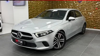 Grigio Usata 2019 Mercedes A180 Business Tre volumi | 17.999 € (Super prezzo)
