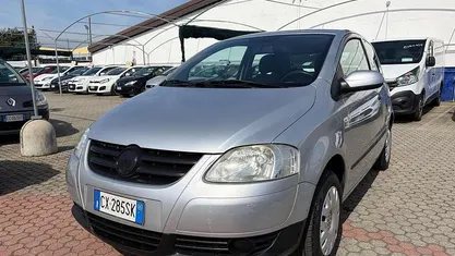 Usata VW Fox 54 CV (39 kW) 2005 Argento Utilitaria