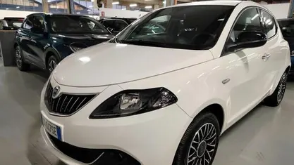 Bianco Usata 2024 Lancia Ypsilon Due volumi | 12.950 € (Buon prezzo)