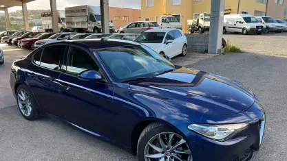 Usata Alfa Romeo Giulia 150 CV (110 kW) 2017 Blu Berlina