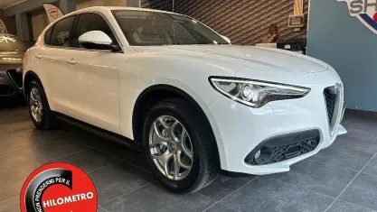 Käytetty Alfa Romeo Stelvio 190 HP (139 kW) 2021 Valkoinen Katumaasturi
