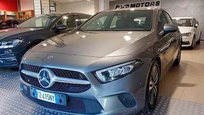 Usata Mercedes A180 Business 116 CV (85 kW) 2019 Grigio Berlina