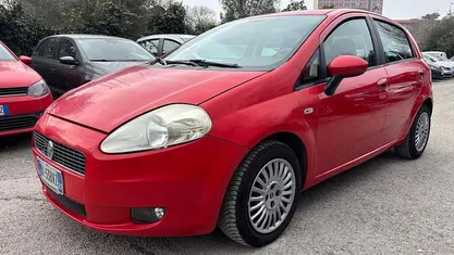 Usata Fiat Grande Punto Dynamic 65 CV (47 kW) 2007 Rosso Utilitaria